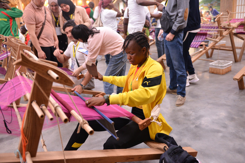 Zhangjiajie: Tujia Brocade Weaving and Tie-Dye Workshop