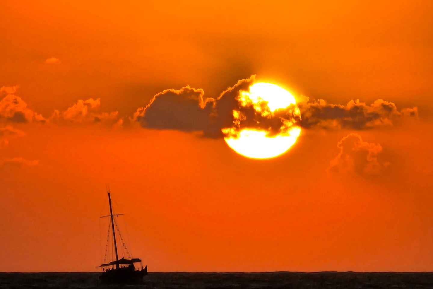 阿尔戈斯托利出发:瓦迪亚尼岛日落巡航及希腊小吃体验