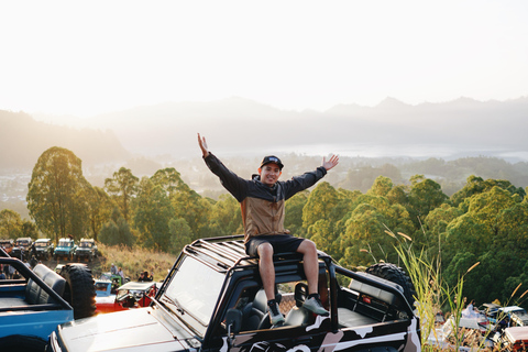 Tour privado: MT Batur Amanecer en Jeep y Aguas TermalesViaje en Jeep al Amanecer del Monte Batur, Traslado al Hotel y Aguas Termales