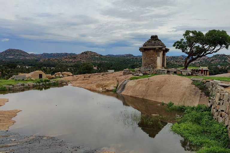 Hampi: Tour privato guidato di 2 giorni con partenza da BangaloreHampi: Tour guidato privato di 2 giorni in auto da Bangalore