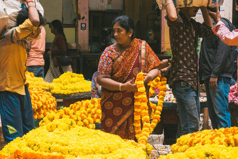 Experimente Bangalore - Excursão noturna a pé pela cidade e visita ao mercado