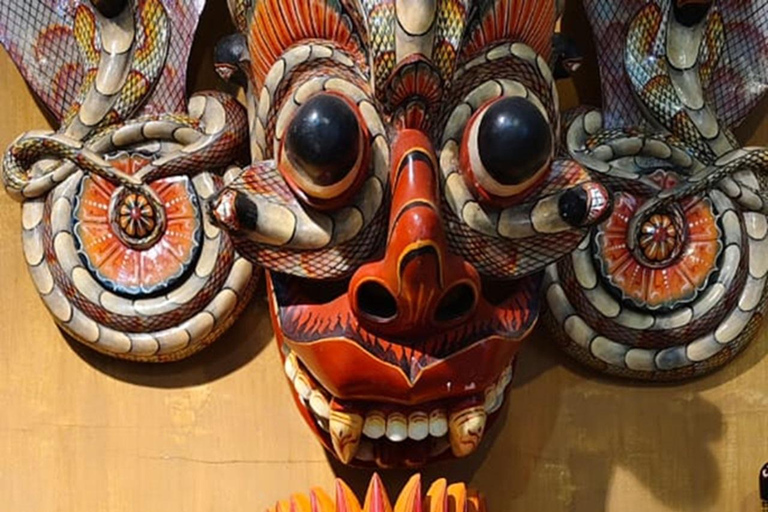 Galle: Colombo Airport Transfer with Ambalangoda Mask Museum