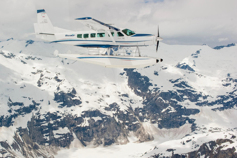 Vancouver: Coastal Mountain Scenic Flight Experience