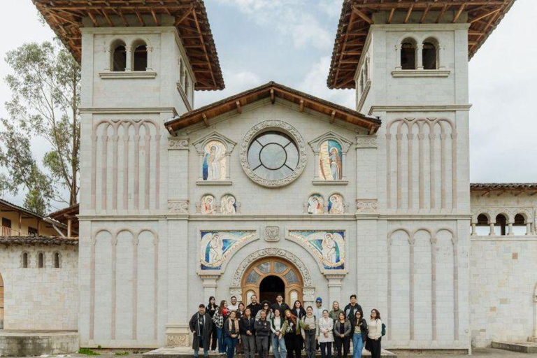 Cajamarca: Polloc Art Route & Pampa de la Culebra Tour Cajamarca: Polloc & Pampa de la Culebra – Spanish Guide