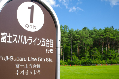 Tokyo : Excursion d'une journée à la 5e station du Mont Fuji, dans la région du Fuji et à Kawaguchiko8:20 Rendez-vous au bureau de poste de Shinjuku