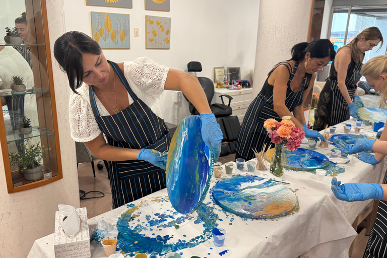 Alicante: Kunsttherapie-Workshop „Wein &amp; Malen”Alicante: Kunsttherapie-Workshop „Wein &amp; Malen“