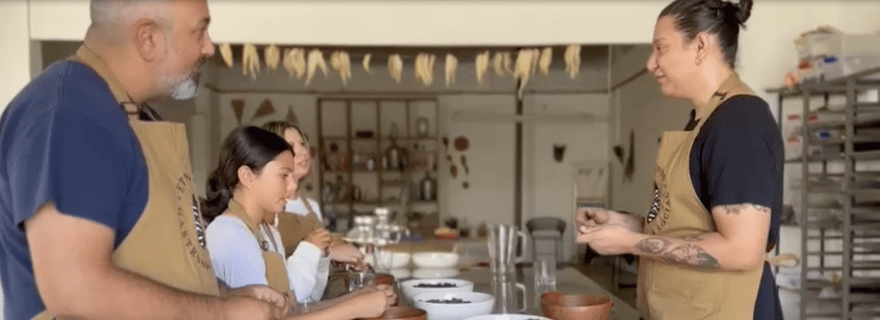 ✨Make chocolate to take home Oaxacan style ☕️✨