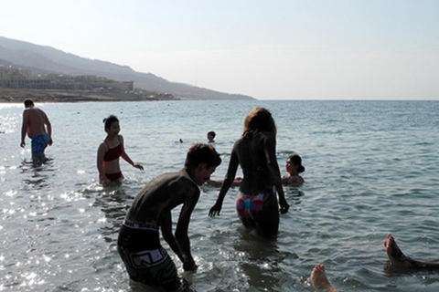 Amman : Excursion d&#039;une journée vers Ma&#039;daba, le mont Nebo, le site du baptême et la mer morte