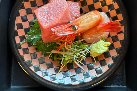 Kanazawa Wagashi Making, Kaiseki, Geisha & Samurai All Tour