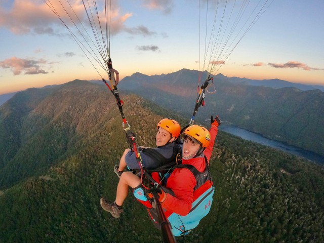 Visit Huerquehue Park from the air with a Paragliding champion in Pucón