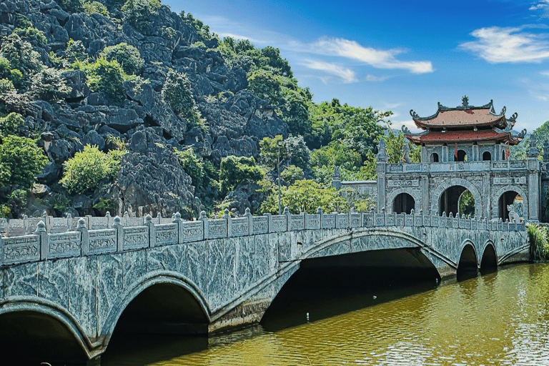 HOA LU - TAM COC - MUA CAVE. FULL DAY TOUR WITH LIMOUSINE