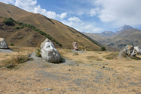 From Tbilisi: Kazbegi & Dariali Gorge Private 4x4 Day Trip