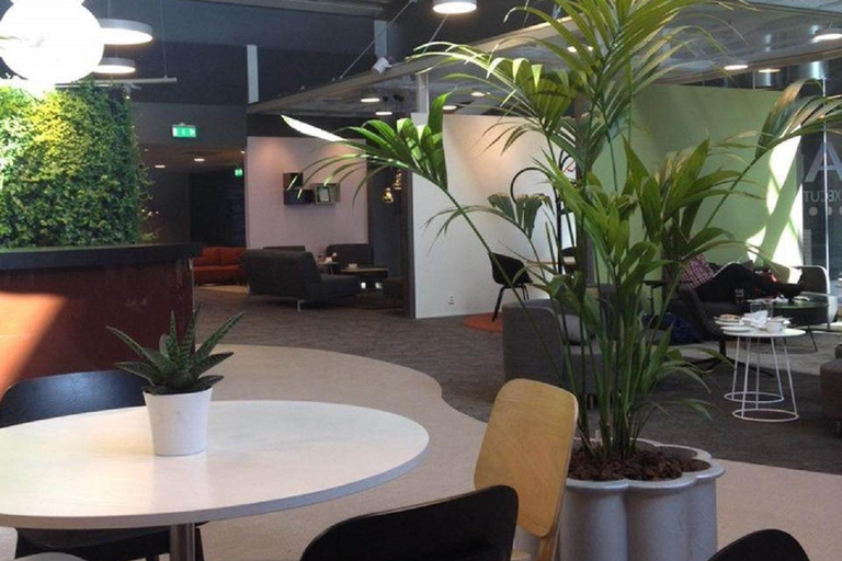 Estocolmo: acceso a la sala Pearl del aeropuerto de ArlandaSalidas nacionales e internacionales T4: Sala Pearl