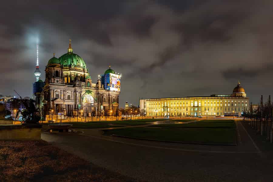 Berlin: Stadtführung bei Nacht mit beleuchteten Sehenswürdigkeiten. Foto: GetYourGuide Berlin: Stadtführung bei Nacht mit beleuchteten Sehenswürdigkeiten. Foto: GetYourGuide