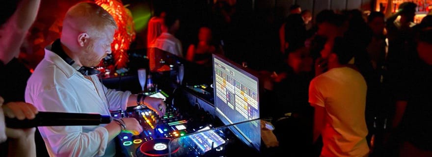 Amsterdam : Soirée Pub Crawl du Nouvel An et entrée dans un club VIP