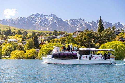 Queenstown: Lake Wakatipu Scenic Cruise - Image 2
