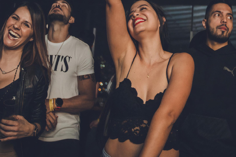 Medellin El Poblado Kroegentocht: Rooftop Vibes en Club Hoppin