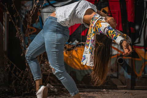 Medellín: Personalized Salsa Dance Class with Professional