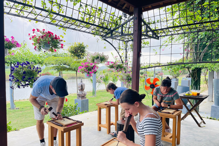 Hoi An: 3-timmars träsnidningskurs med lokal konstnär