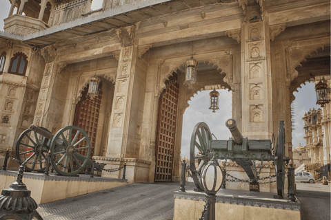 Królewskie szlaki Udaipur (półdniowa wycieczka po mieście z przewodnikiem)