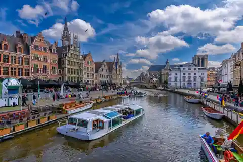 Bruxelas: Bruges e Ghent com cruzeiro guiado + visita ao chocolate
