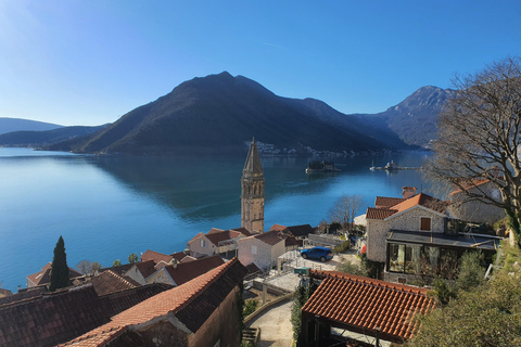 Kotor: Tuk-tuk Tour to Perast with Free Time and a Swimming Stop