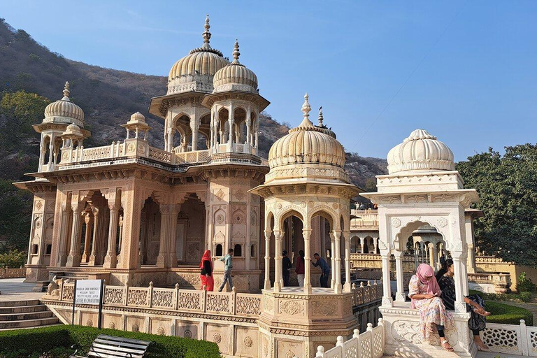 Delhi: Excursão de luxo de 5 dias ao Triângulo Dourado com guia e entradaA excursão inclui: hotel 3 estrelas, carro de aluguel e serviços de guia de turismo.