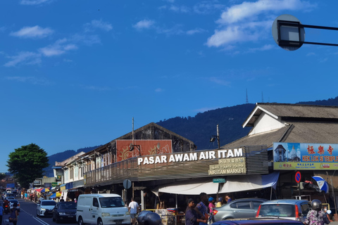 Penang Guided Day Tour with Georgetown, Batik & Beach Sunset