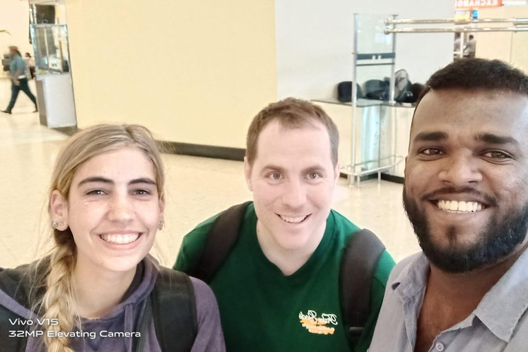 Colombo: trasferimento privato dall'aeroporto a Kandy con autista-guida