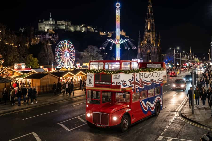 Edinburgh: Weihnachtslichter-Tour im Oldtimer-Bus. Foto: GetYourGuide