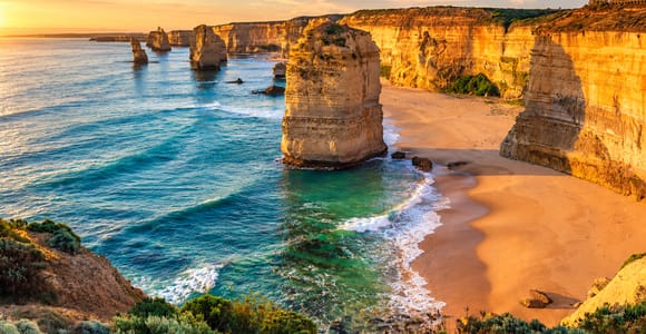 Great Ocean Road Boutique Small Group Tour & 12 Apostles