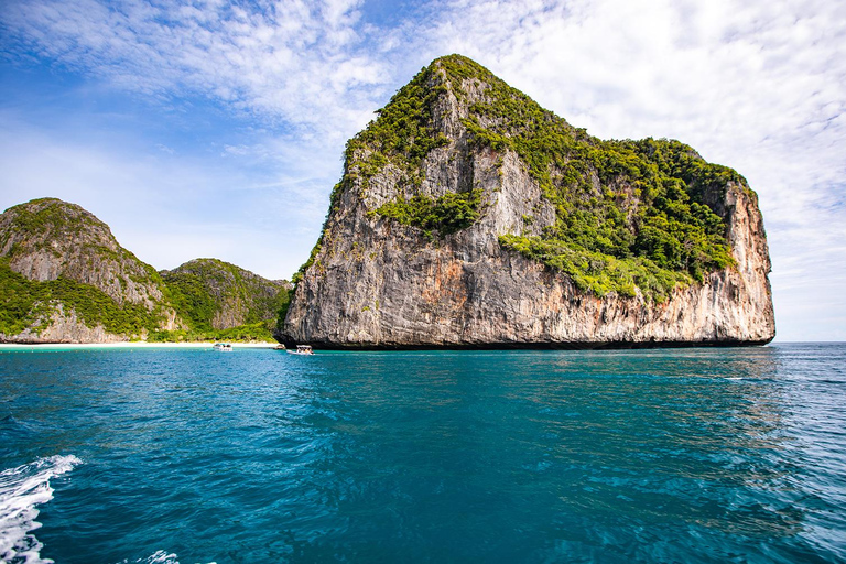 Phi Phi: Passeio de 4 horas em bambu e Phi Phi em barco particular de cauda longa11 a 15 pessoas