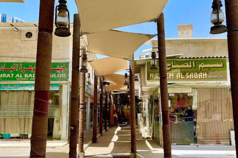 Sharjah: Souqs & Malls Shopping Tour with Hotel Pickup