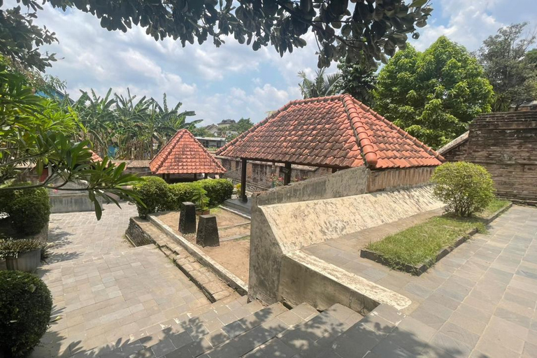 Yogyakarta: o Reino Mataram permanece com o artesanato em prataYogyakarta: Vestígios do Reino Mataram com exposição de prata