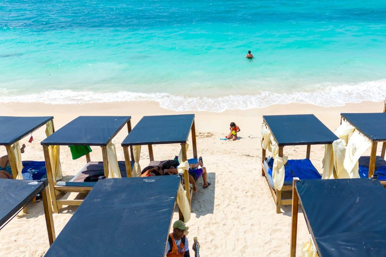 Cartagena: Heldag på lugn strand med faciliteter och lunch