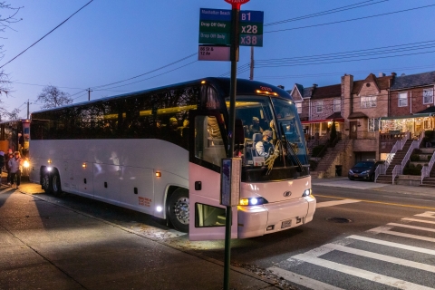 Z Manhattanu: 4-godzinna wycieczka autobusowa Dyker Heights Holiday Lights Bus