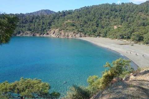 Gita in barca Antalya/Kemer Megastar con pranzo e servizio di prelievo in hotelGita in barca Megastar al punto di incontro