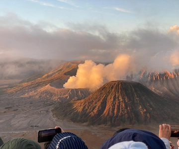 Tumpak Sewu Waterfall, Mount Bromo, Mt.Ijen 4-Day Tour
