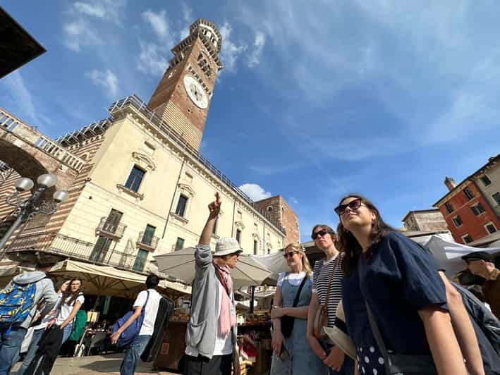 Verona: Guided Small Group Walking Tour of the City of Love
