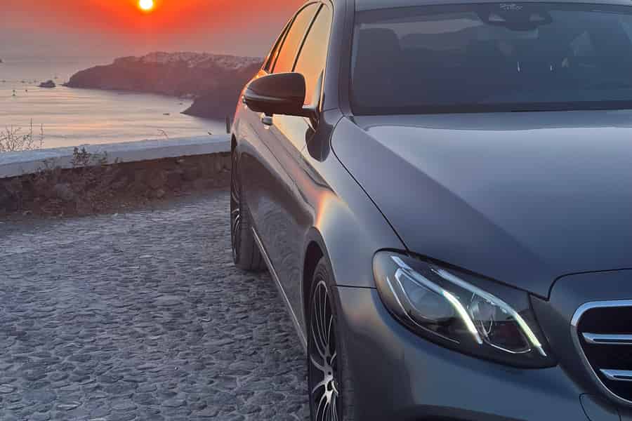 Flughafentransfer Santorini. Foto: GetYourGuide Flughafentransfer Santorini. Foto: GetYourGuide