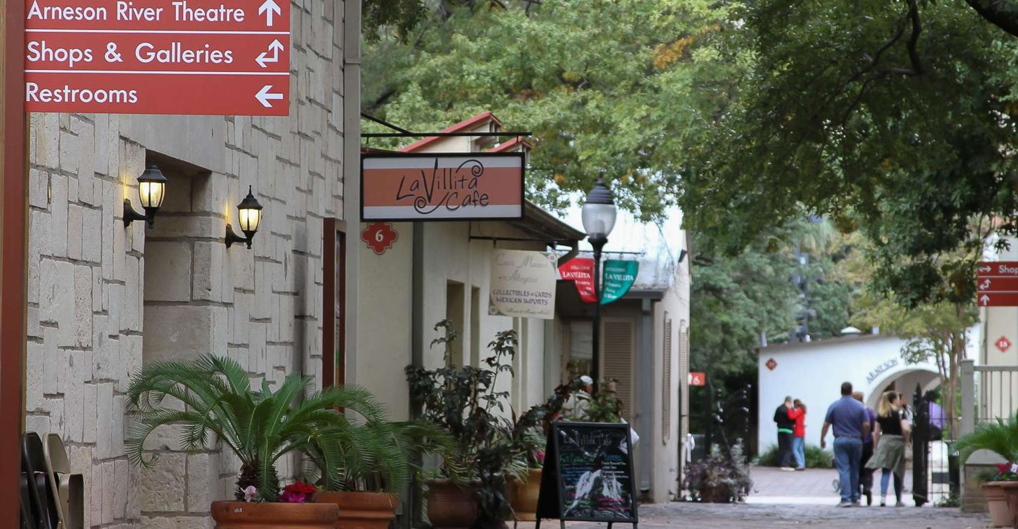 San Antonio: City Sightseeing Van Tour photo 2