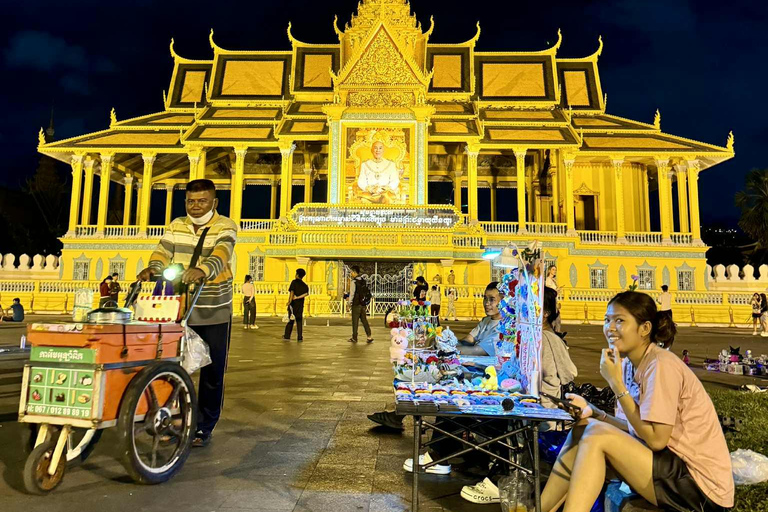 Phnom Penh Evening Cyclo Tour