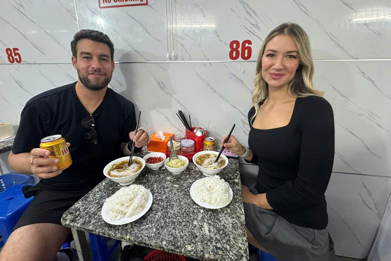 Hanoi Street Food Tour: Female Riders Motorbike & Sunset Priavte tour with female riders