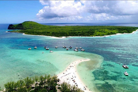 Hors-bord privé vers l&#039;île Gabriel, Coin de Mire et l&#039;île PlateHors-bord privé vers l&#039;île Gabriel, Coin de Mire et Flat Island