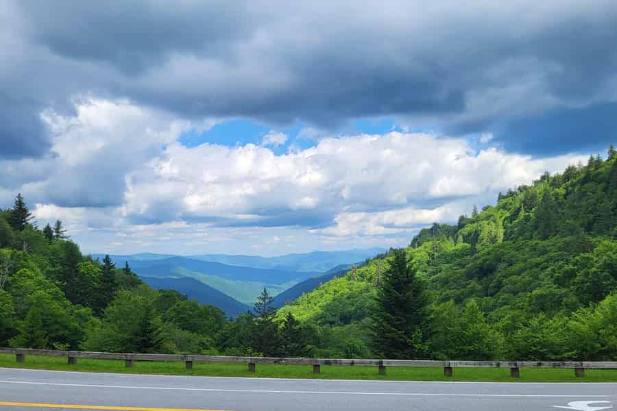 Great Smoky Mountains: Rundgänge und Wanderungen zu den Wasserfällen. Foto: GetYourGuide