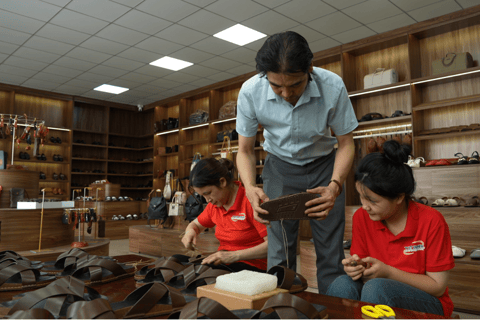 Hanoi: Incense Village & Hat or Shoe Factory, Perfume Pagoda Morning: Hanoi Hat Village and Incense Village - SMALL GROUP