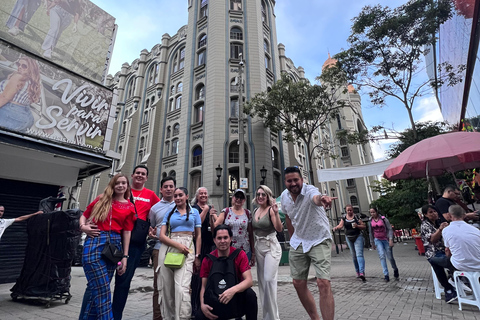 Medellín: Excursão guiada de 1 dia pelos destaques da cidadeCity tour de dia inteiro em Medellín