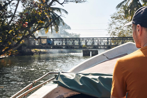 Madu River Boat Safari and Tuk-Tuk Tour Pickup & Drop-off