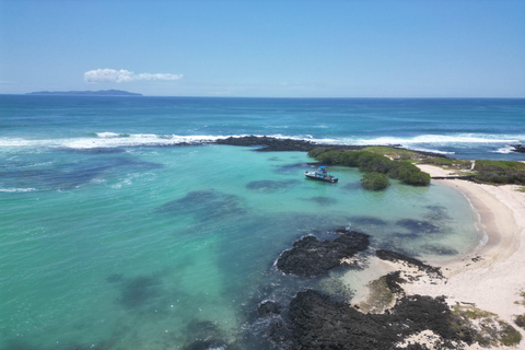 Z Puerto Ayora: Santa Fe Island Snorkeling Day Tour