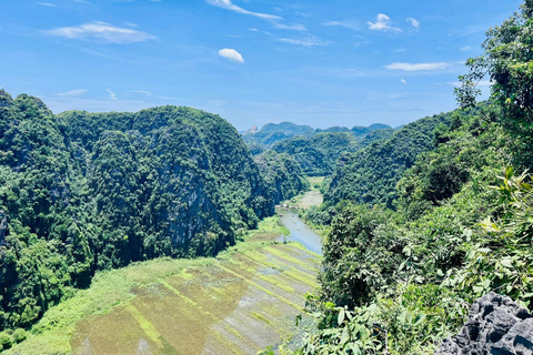 Hanoi: Yen Phu Pagoda, Wetland or Trang An, Mua Cave, Hoa Lu Private Tour : Yen Phu Pagoda and Van Long Wetland Day Tour